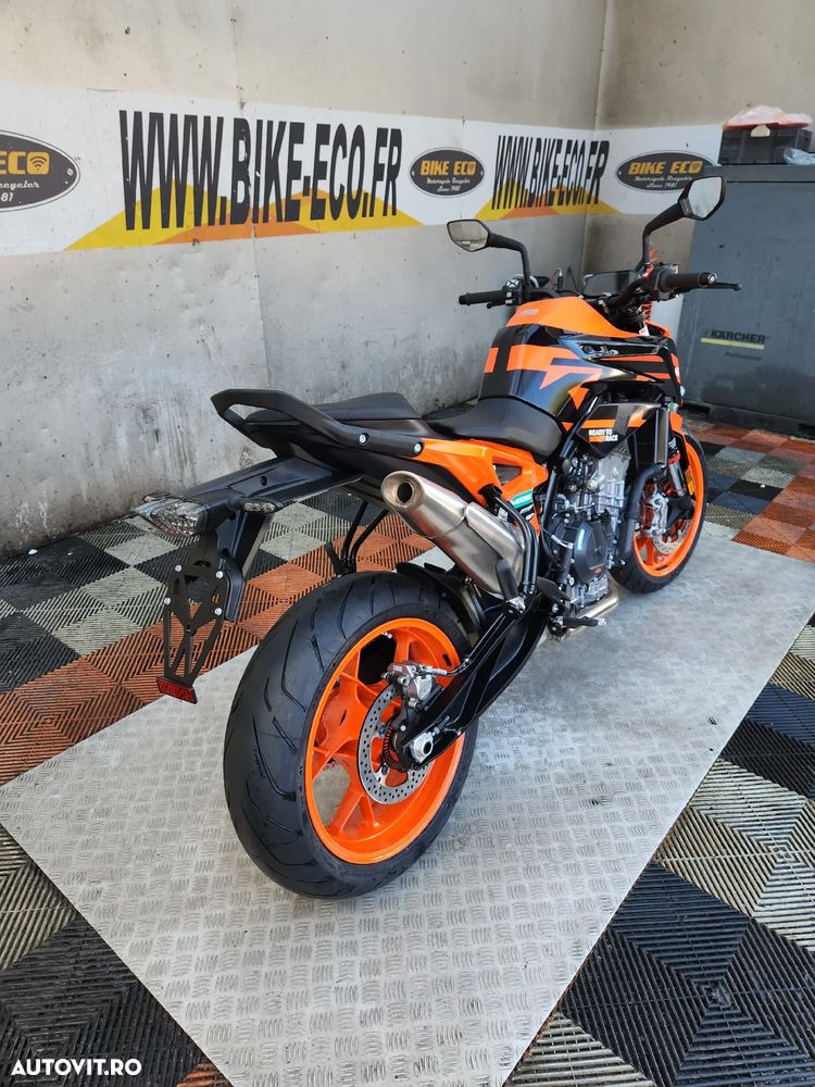 KTM 890 Duke GP - 3