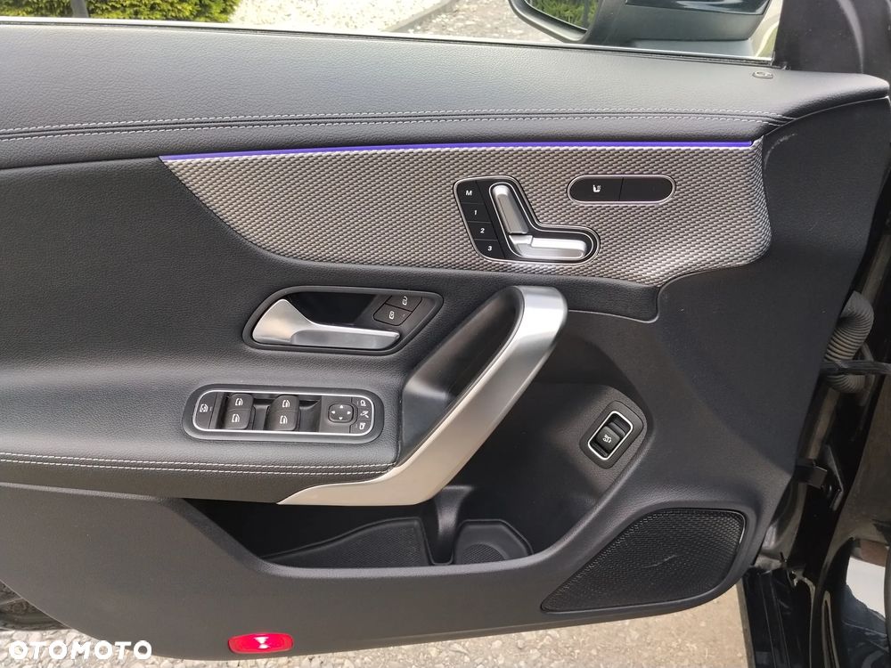 Mercedes-Benz CLA 200 d Progressive - 22