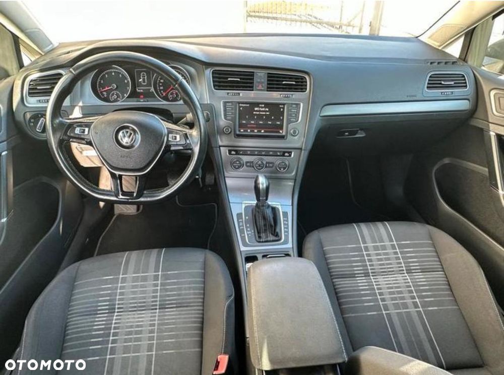 Volkswagen Golf 1.2 TSI DSG Style - 5