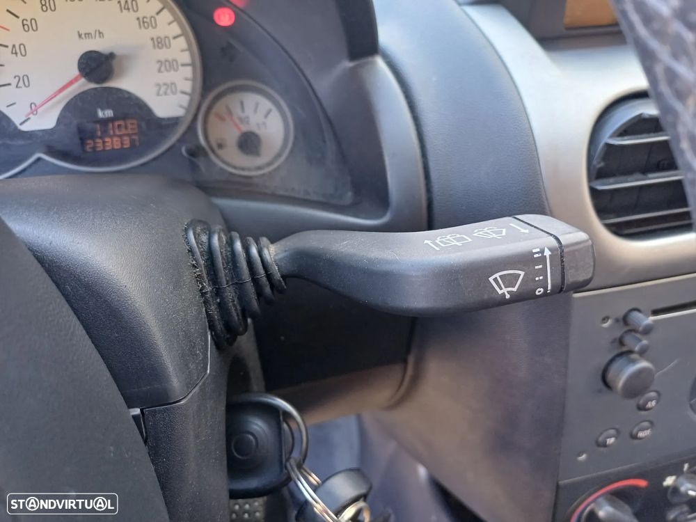 Opel Corsa 1.2 16V Confort - 23
