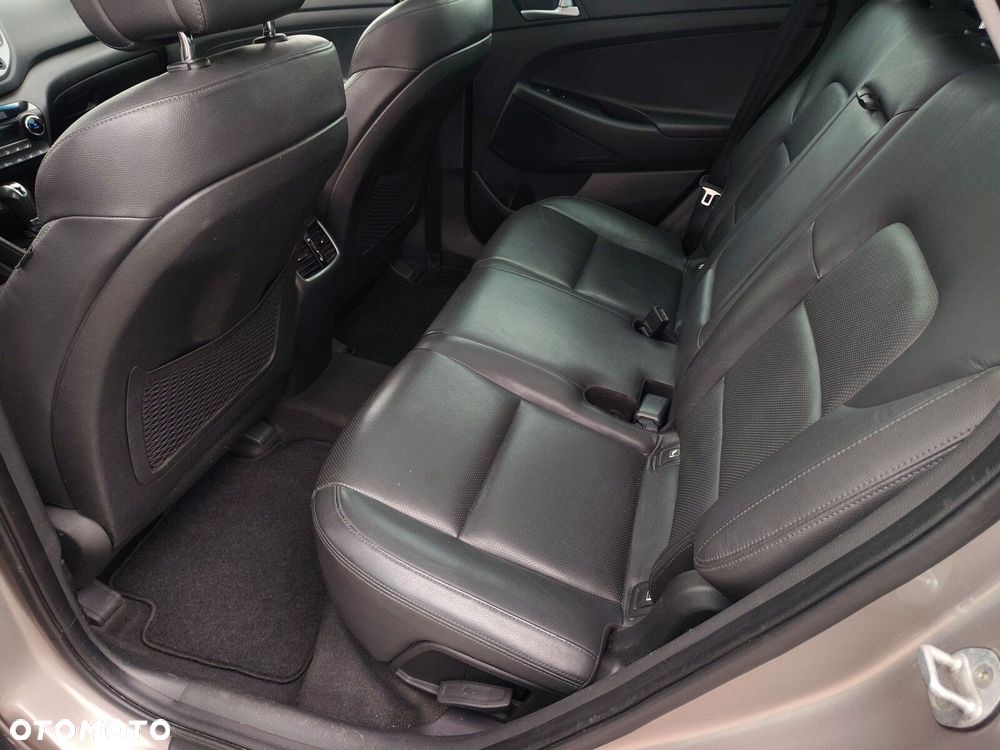 Hyundai Tucson 2.0 CRDI Premium 4WD - 29