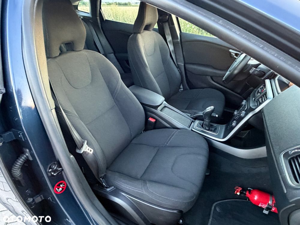 Volvo V40 D2 Momentum - 5