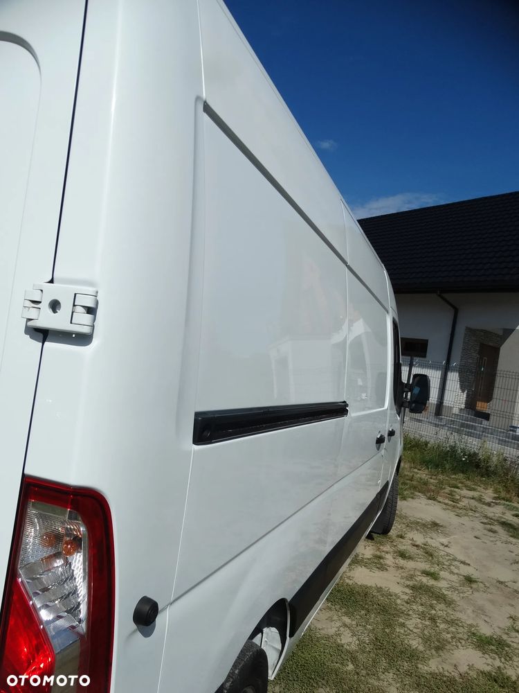 Nissan NV400 - 21