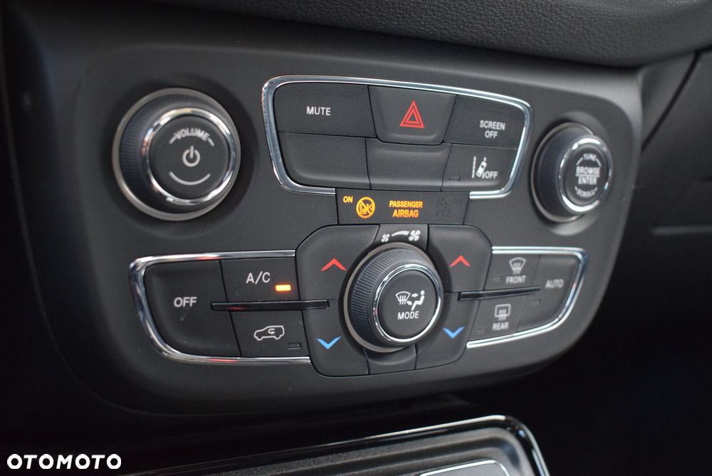 Jeep Compass 1.3 TMair Night Eagle FWD S&S - 20