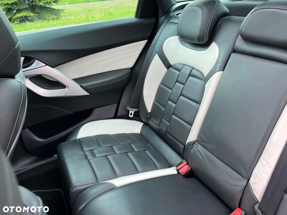 Citroën DS5 Hybrid4 EGS6 SportChic - 16