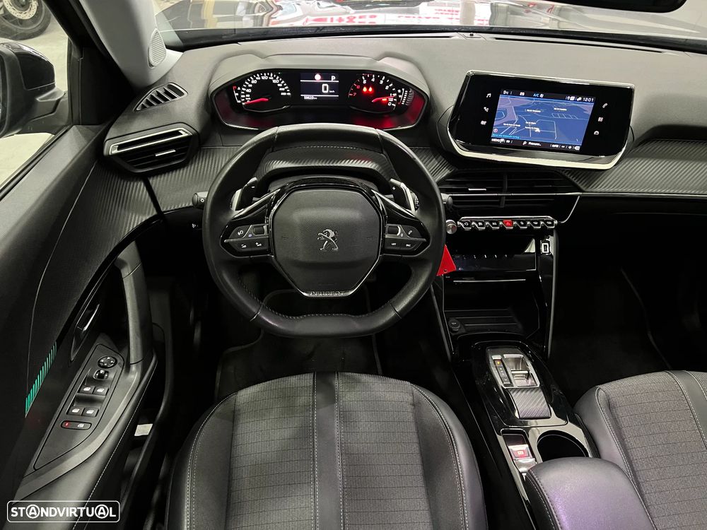 Peugeot 2008 1.2 PureTech Allure EAT8 - 18