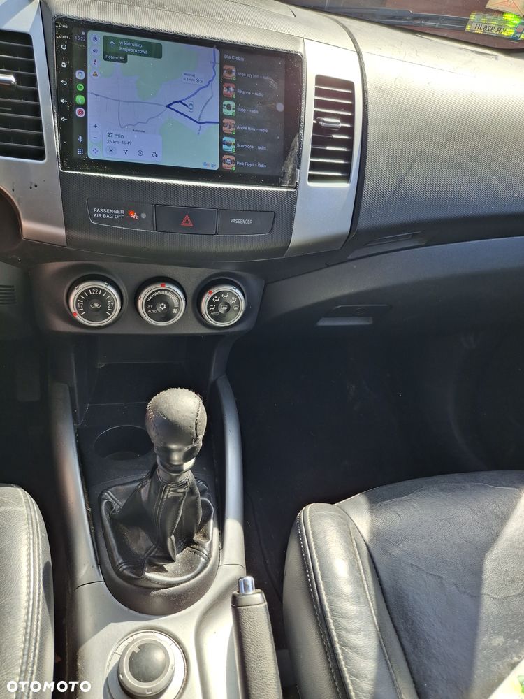 Mitsubishi Outlander 2.0 DID Instyle NAVI - 3