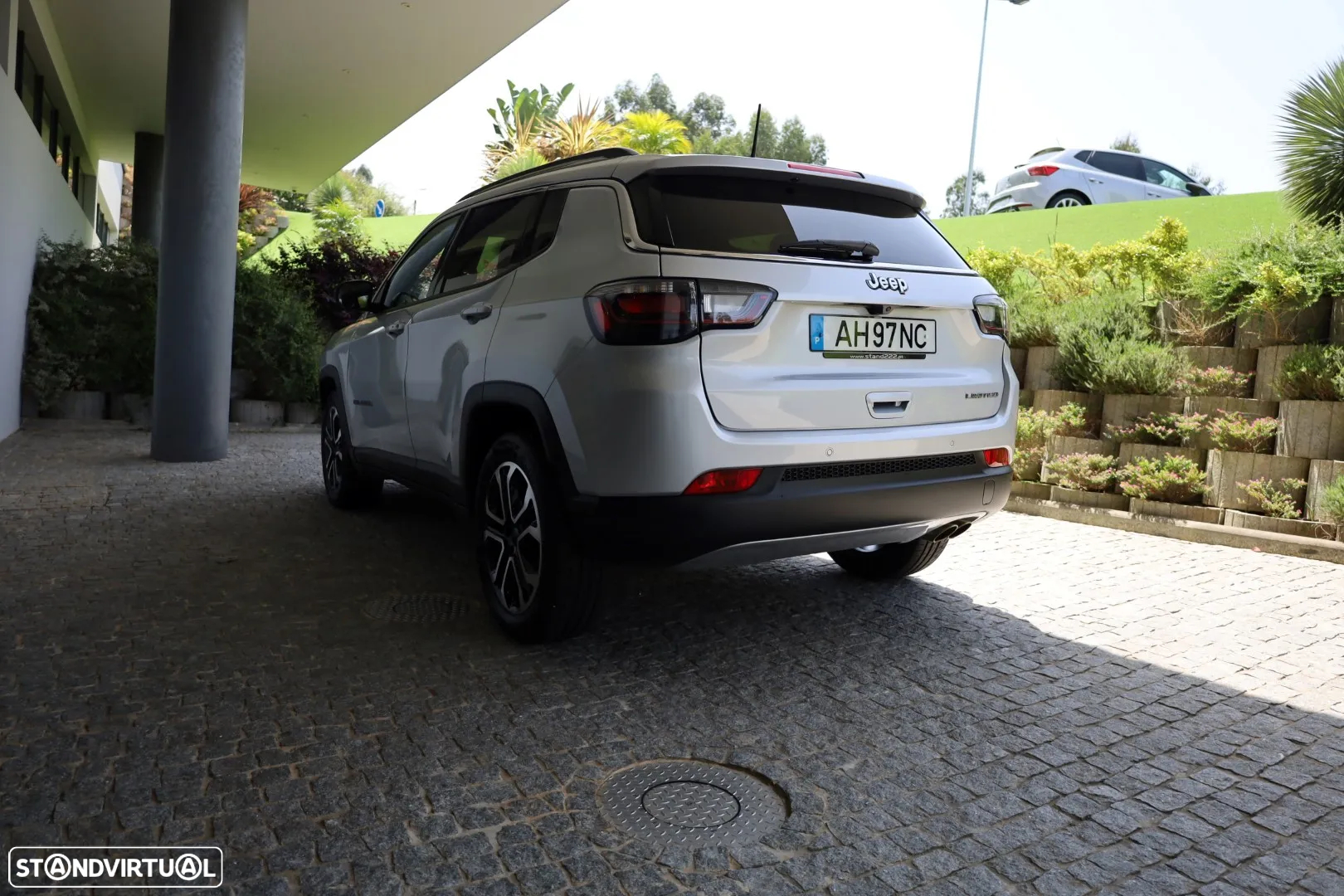 Jeep Compass 1.3 T Limited - 12