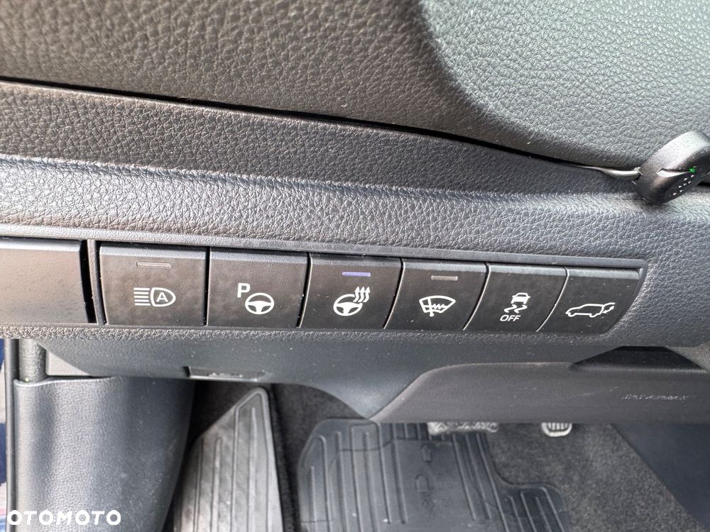 Toyota Corolla 2.0 Hybrid GR Sport - 18