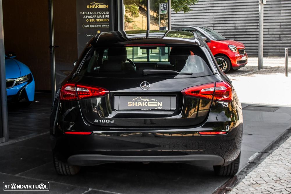 Mercedes-Benz A 180 d Progressive Aut. - 7