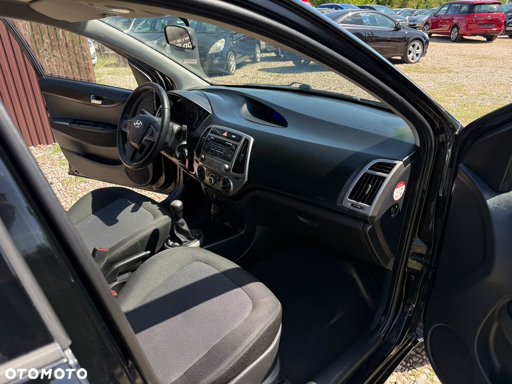 Hyundai i20 1.2 Intro Edition - 18