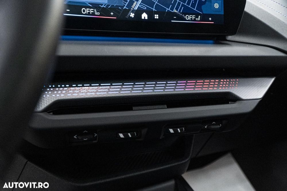 BMW Seria 1 120 AT MHEV - 37