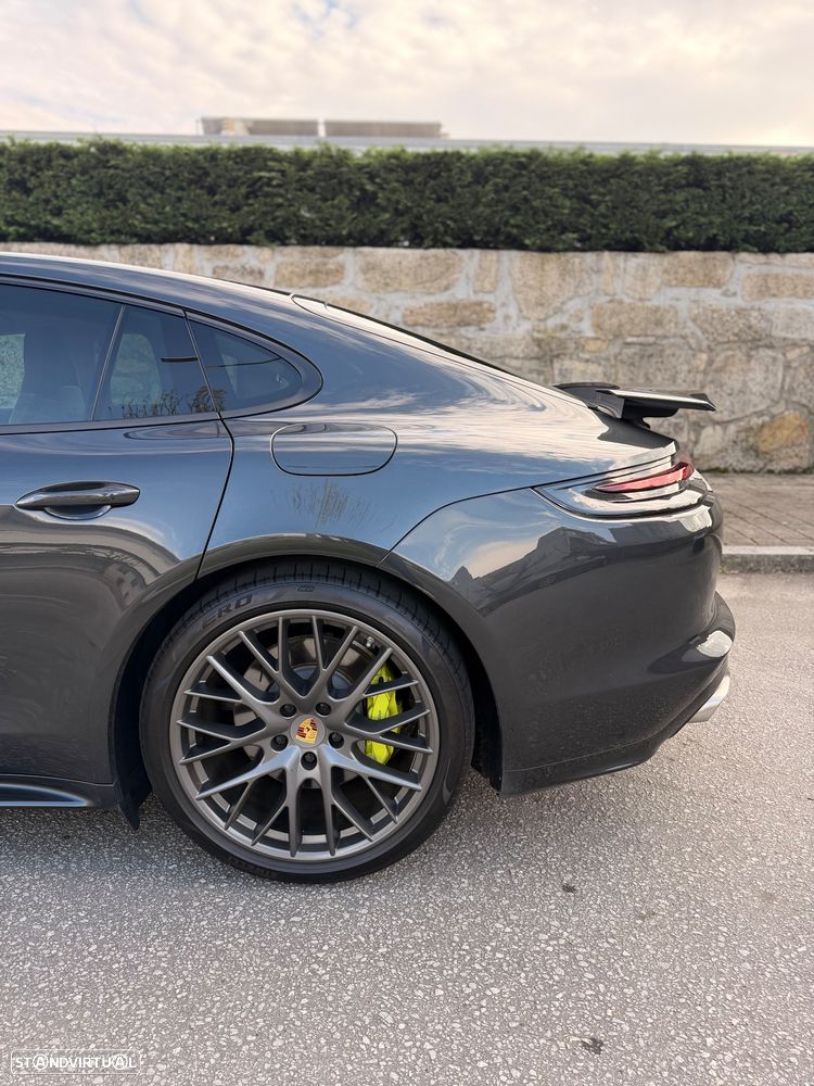 Porsche Panamera 4 E-Hybrid - 11