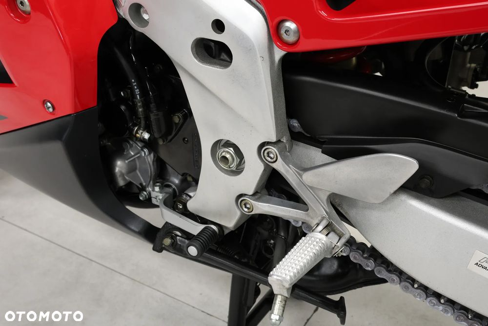 Honda VFR - 25