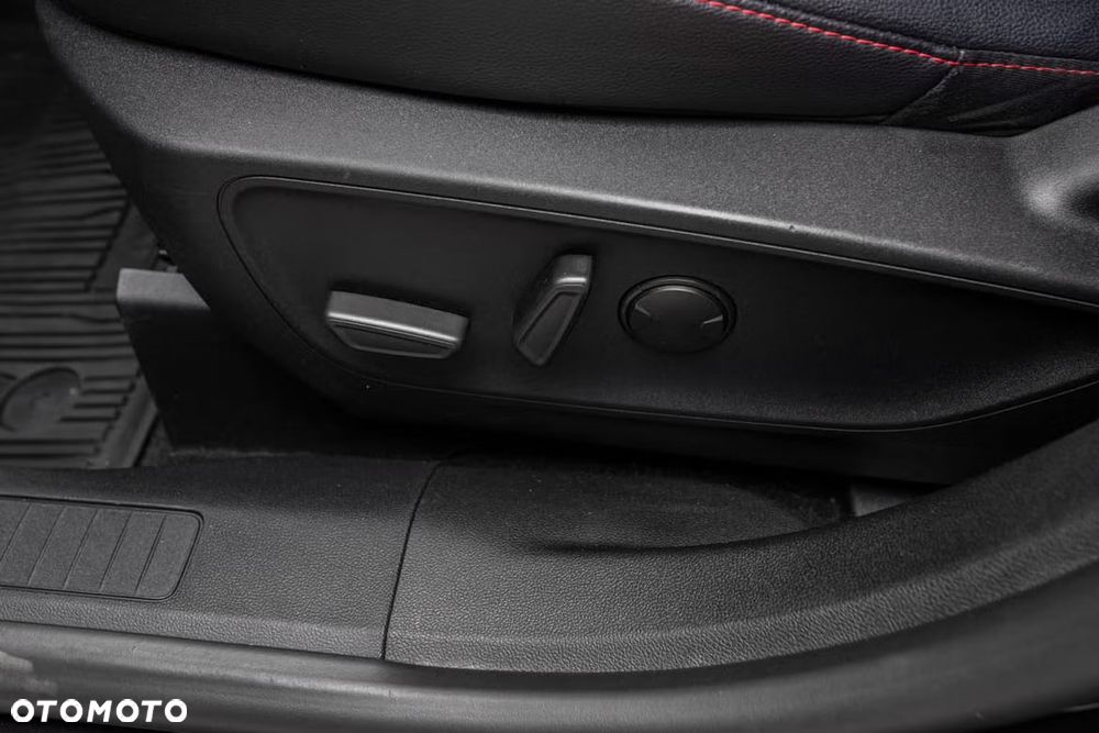 Ford Kuga 2.5P PHEV FWD ST-Line - 8