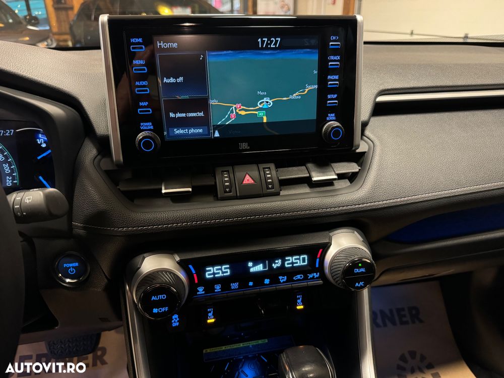 Toyota RAV4 2.5 4x4 Hybrid Team Deutschland - 16