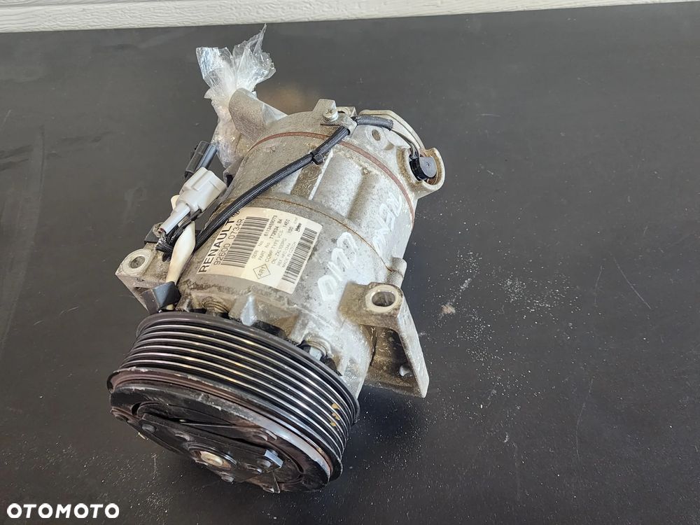Renault Clio IV sprężarka kompresor klimatyzacji TCE  92600 0734R - 1