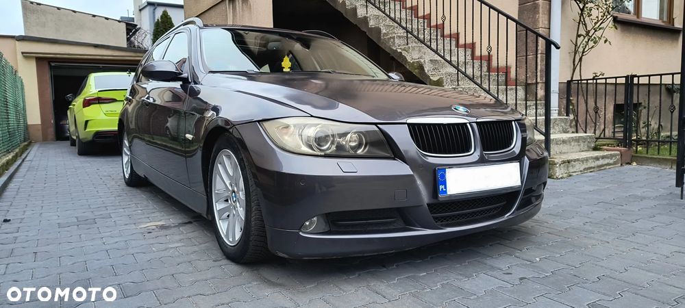 BMW Seria 3 318d DPF - 1