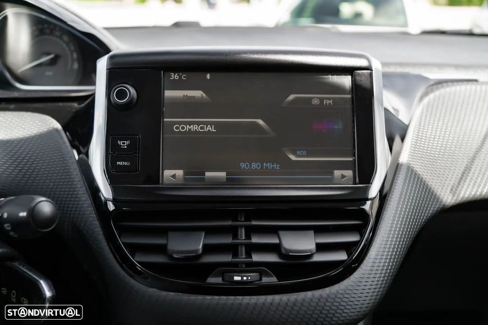 Peugeot 2008 1.2 VTi Allure - 22