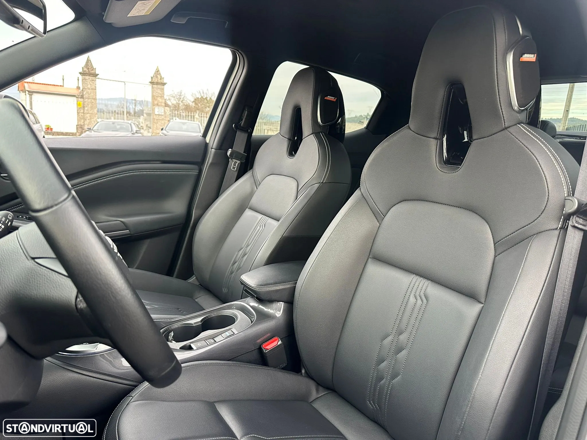 Nissan Juke 1.6 Hybrid Tekna TwoTone T - 9