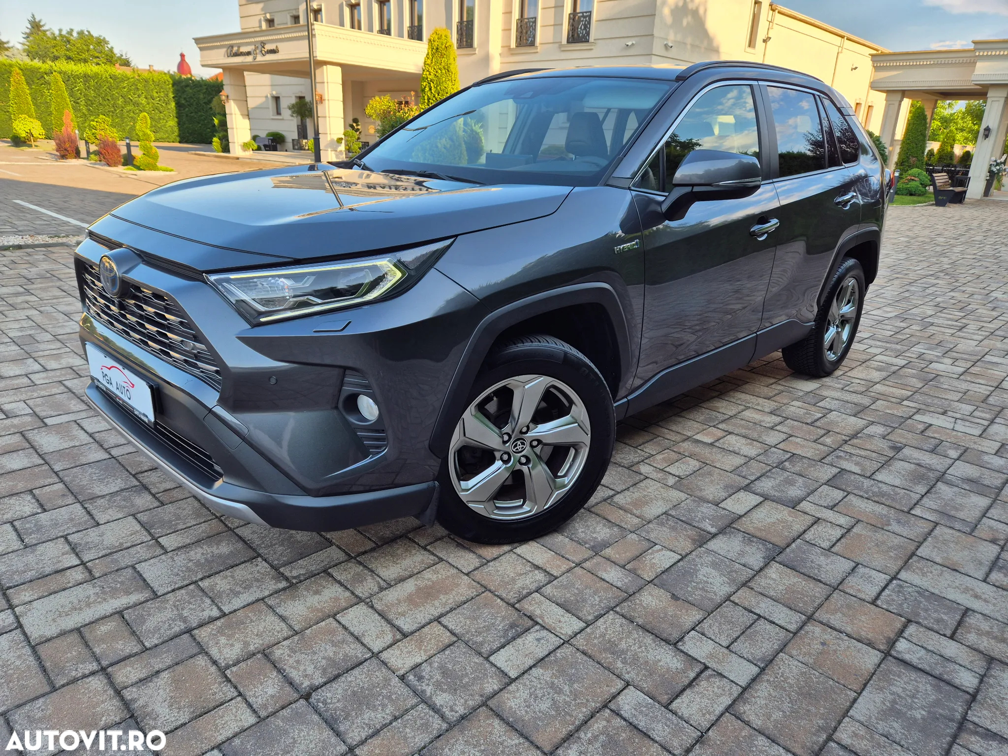 Toyota RAV4 2.5 4x4 Hybrid Lounge - 3