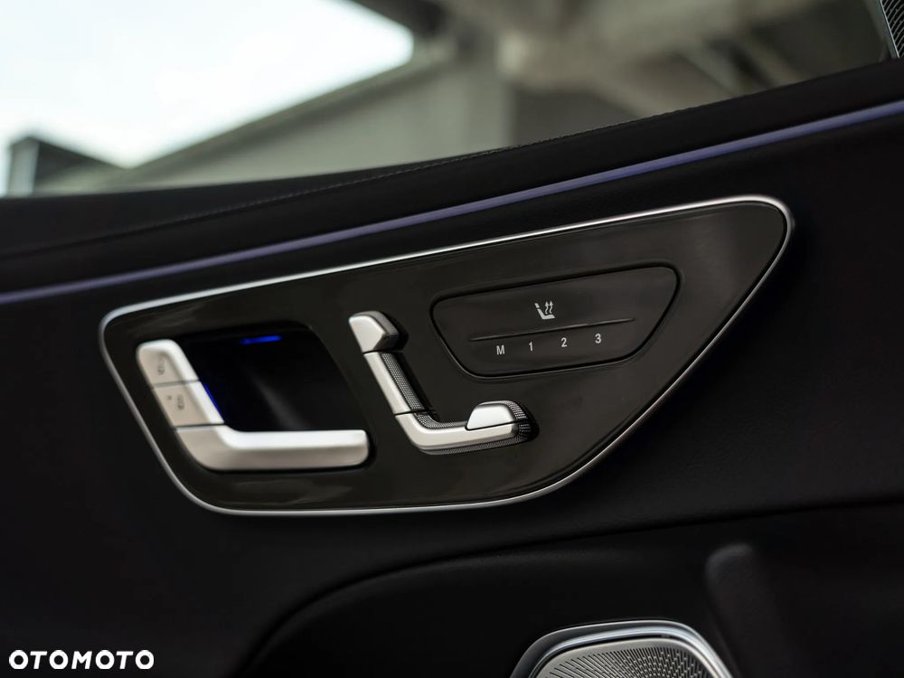 Mercedes-Benz Klasa E 300de 4Matic 9G-TRONIC AMG Line NIGHT Edition - 18