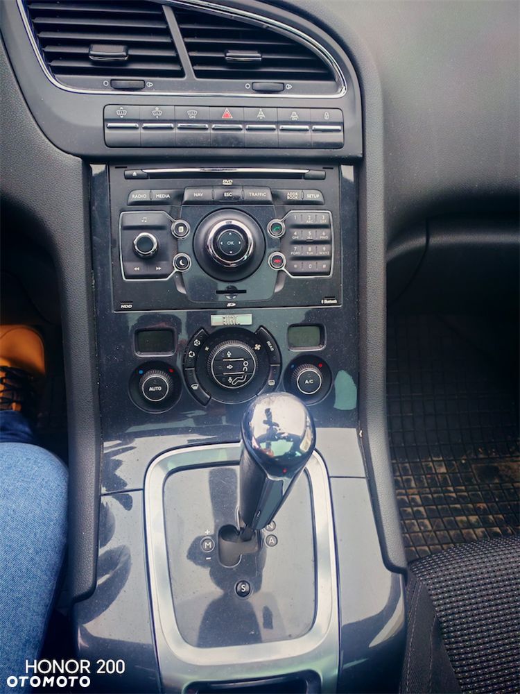 Peugeot 5008 - 12