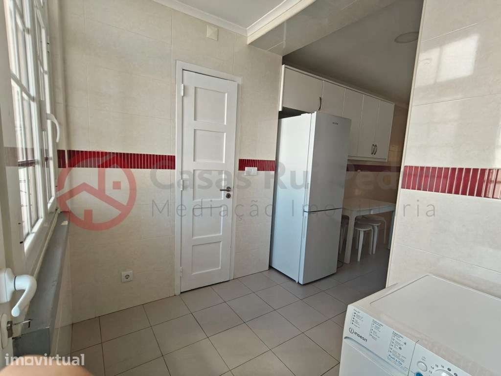 Apartamento T5 com terraço e duas varandas no Arreiro - Grande imagem: 4/21