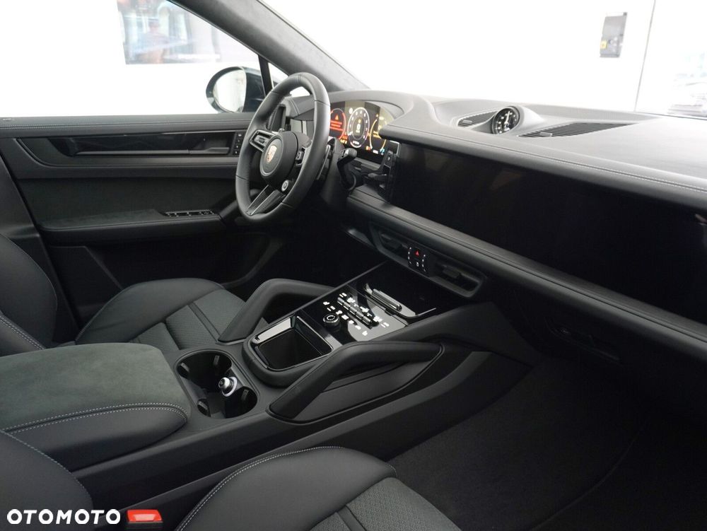 Porsche Cayenne GTS - 30