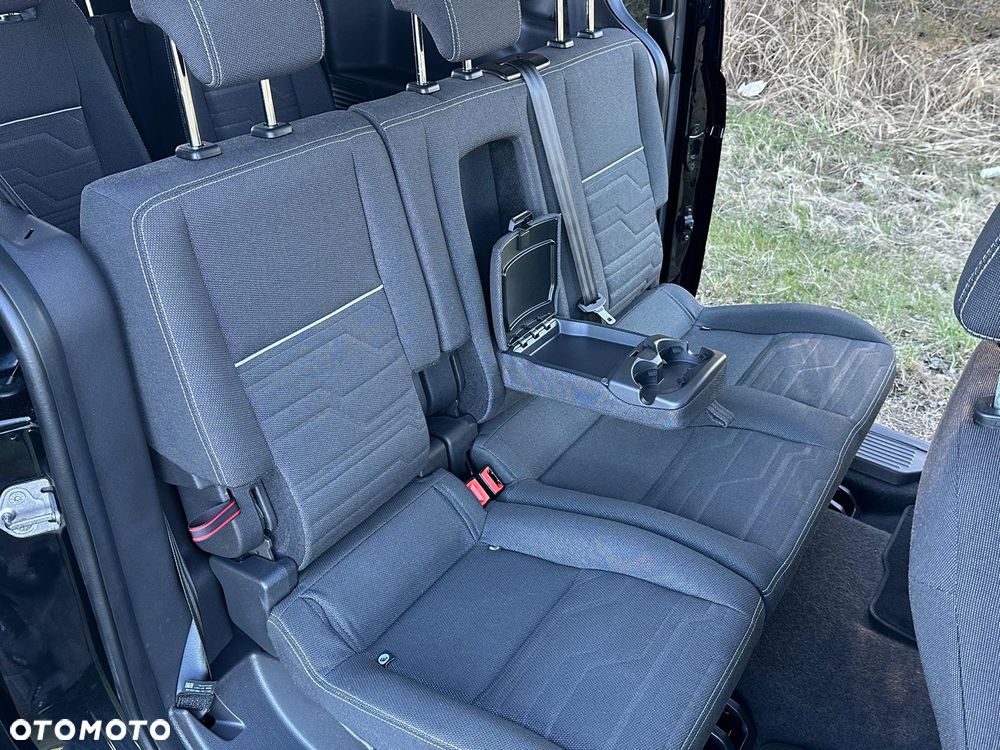 Ford Tourneo Connect Grand - 22