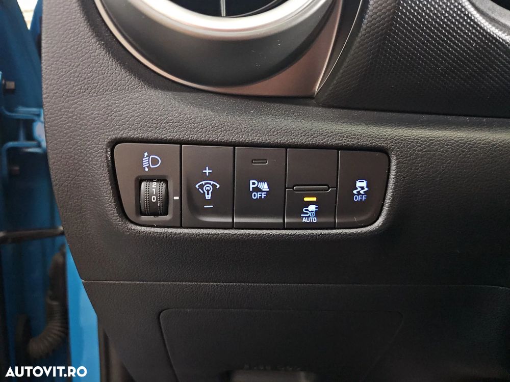 Hyundai KONA - 16