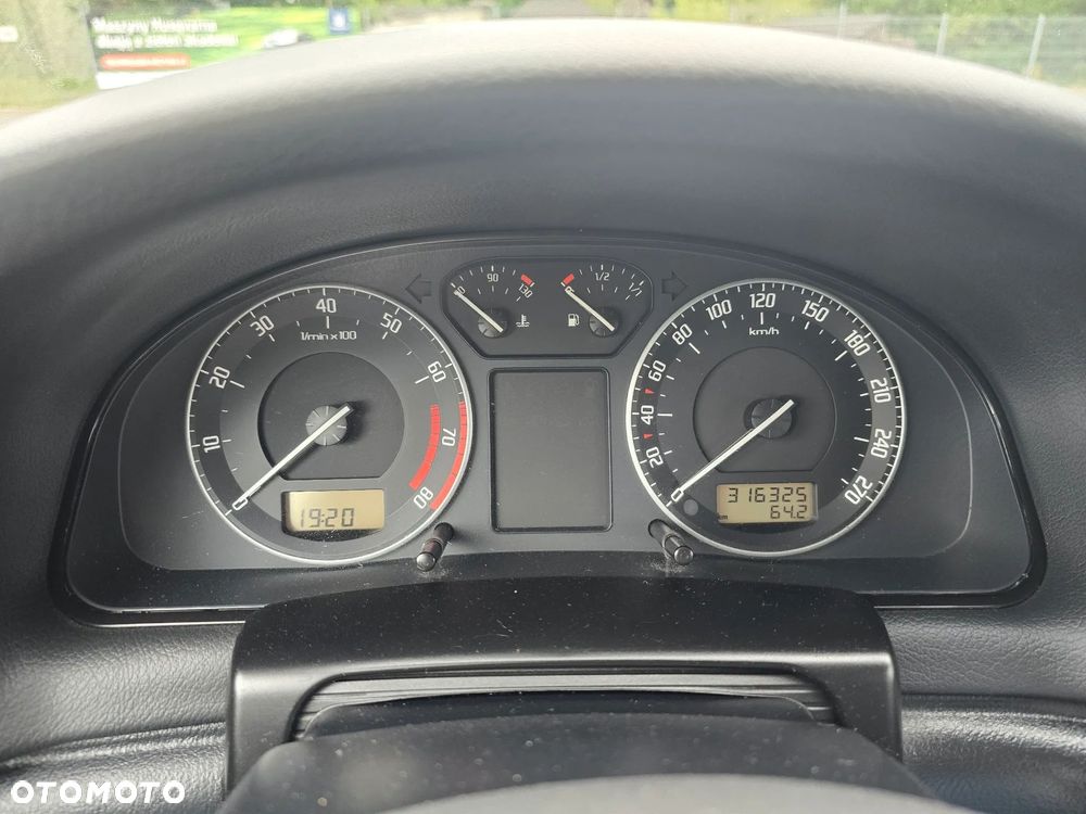 Skoda Superb 1.8 Turbo Classic - 11