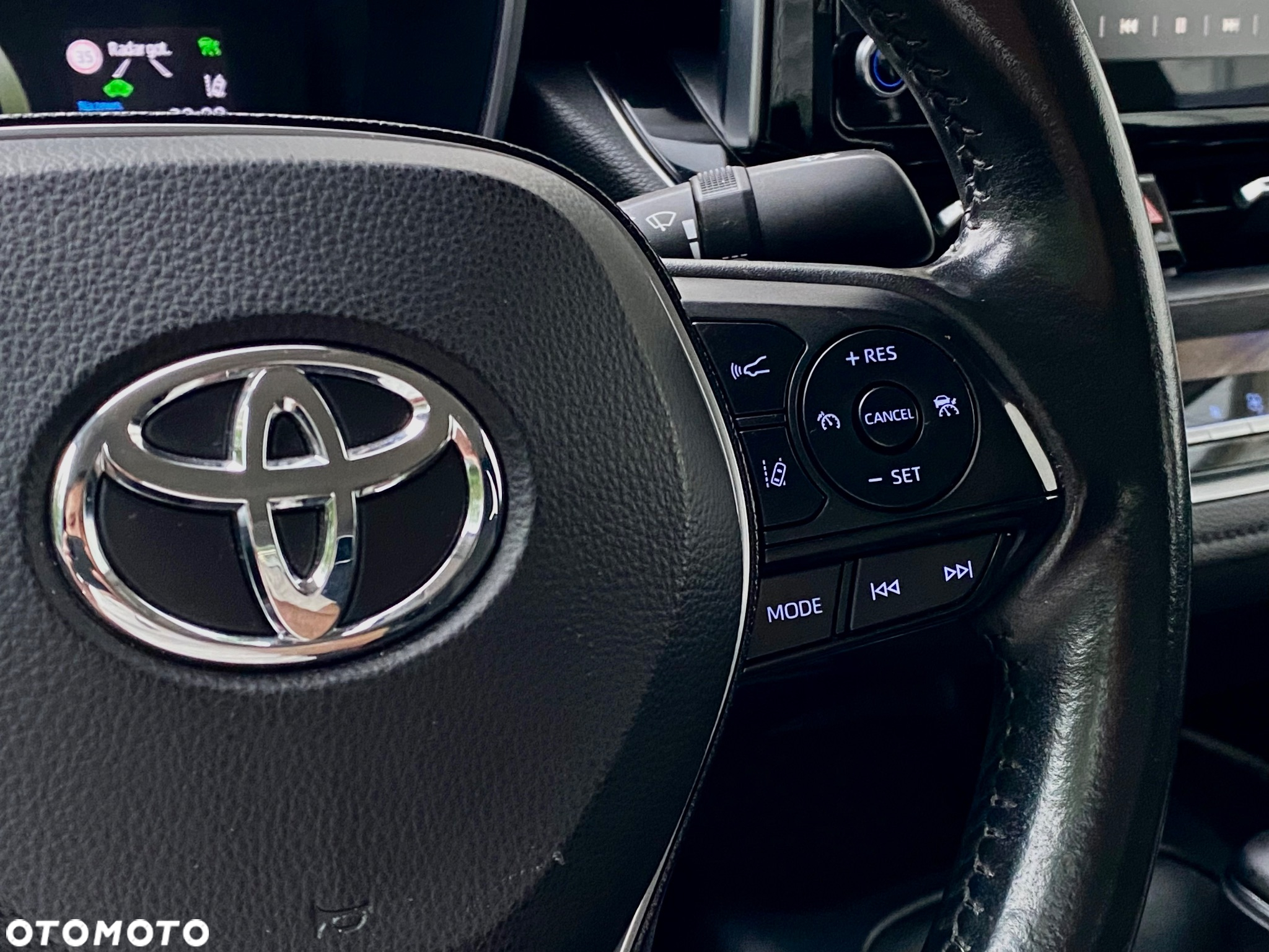Toyota Corolla 1.8 Hybrid Comfort - 23