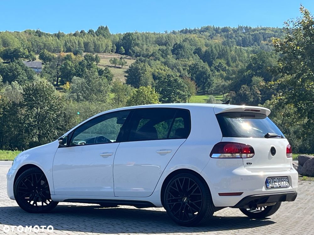 Volkswagen Golf - 20