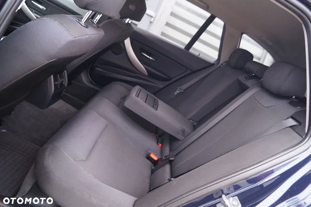 BMW Seria 3 318d DPF Edition Exclusive - 24