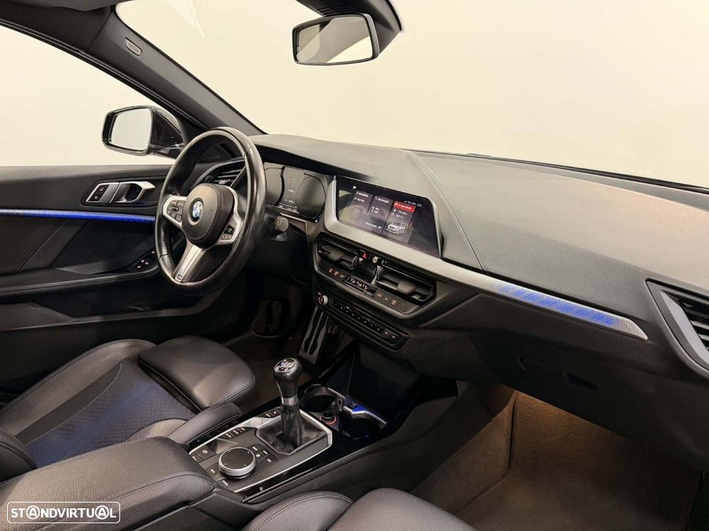 BMW 116 d Pack Desportivo M - 12