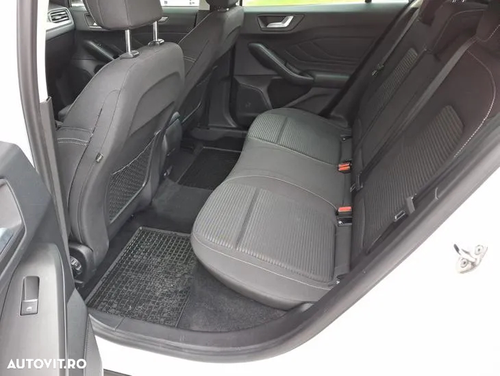 Ford Focus 1.5 TDCi Powershift Titanium - 13