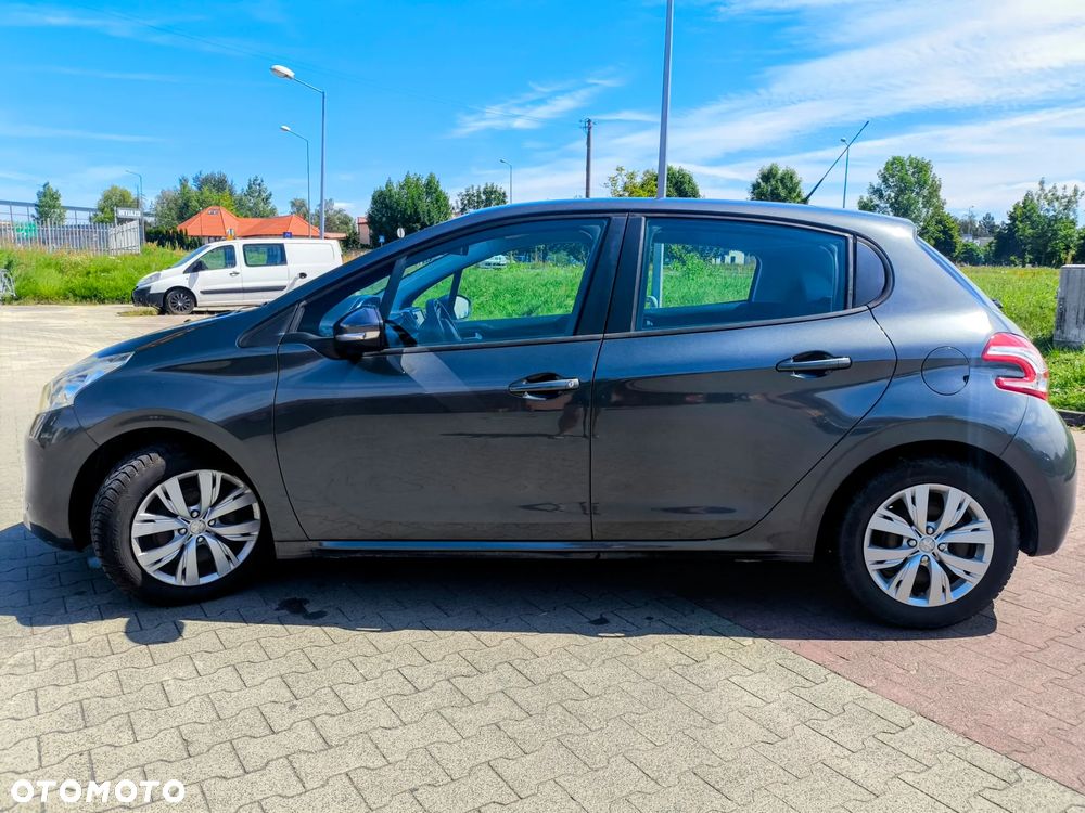 Peugeot 208 - 2