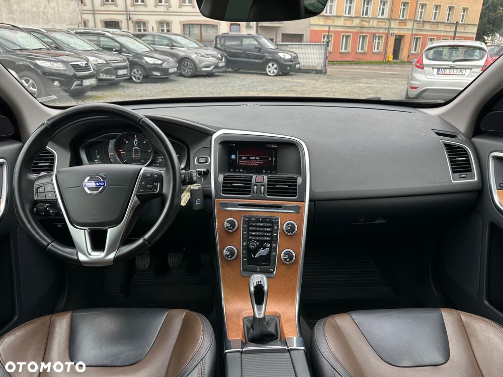 Volvo XC 60 D3 Drive-E Momentum - 28