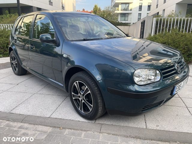 Volkswagen Golf - 10