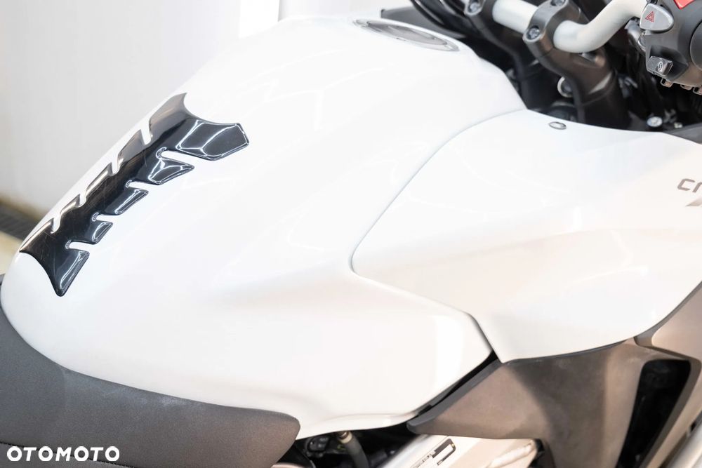 Honda VFR - 22
