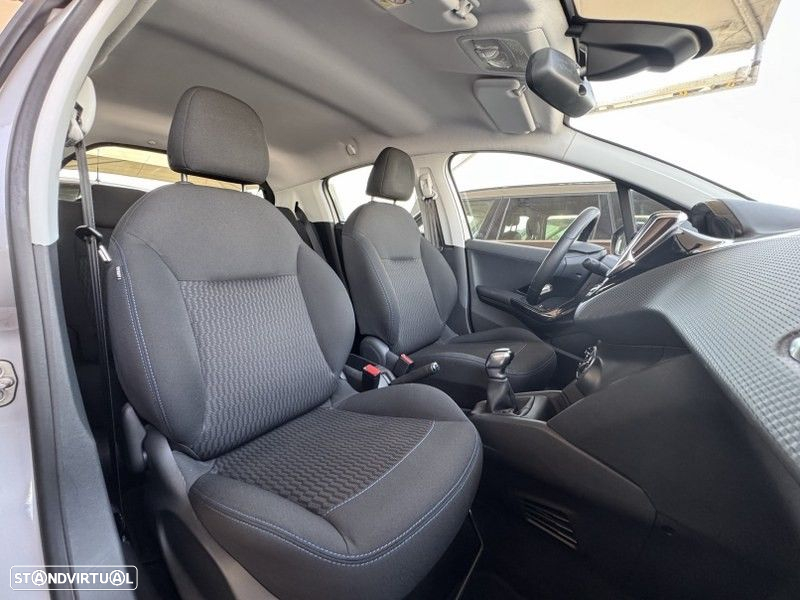 Peugeot 208 1.5 BlueHDi Signature - 26