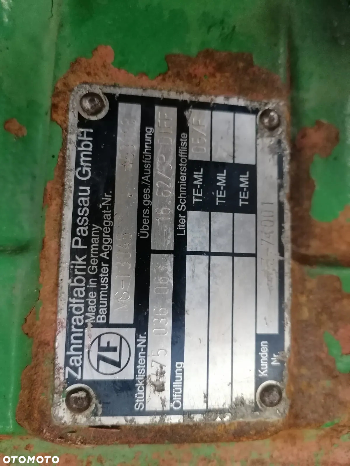 Zwolnica Zwrotnica Piasta 4475436070 Półoś JOHN DEERE 3400 - 11