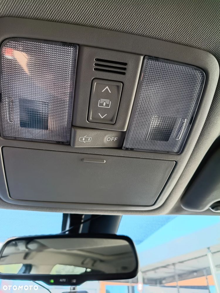 Toyota Avensis 2.0 D-4D Premium - 17