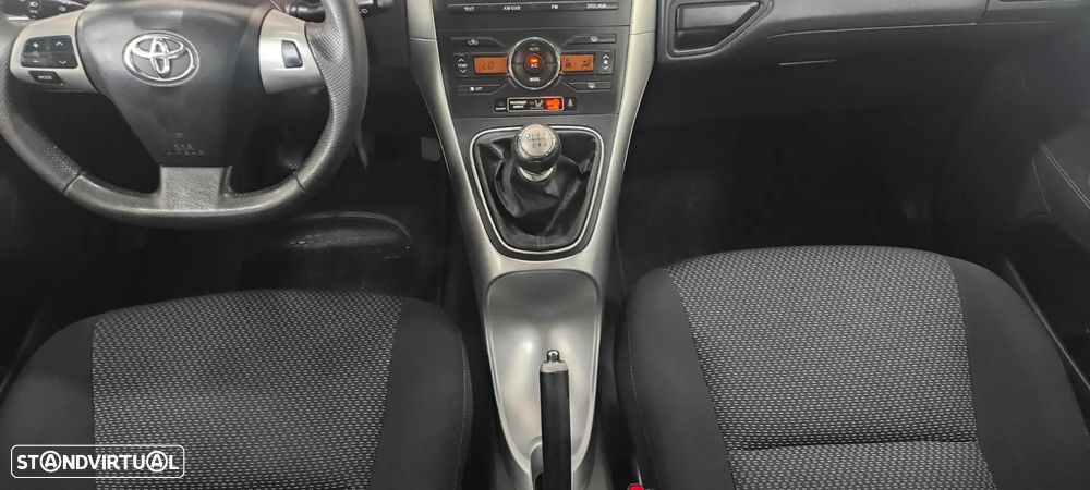 Toyota Auris 1.4 D-4D Sol - 28