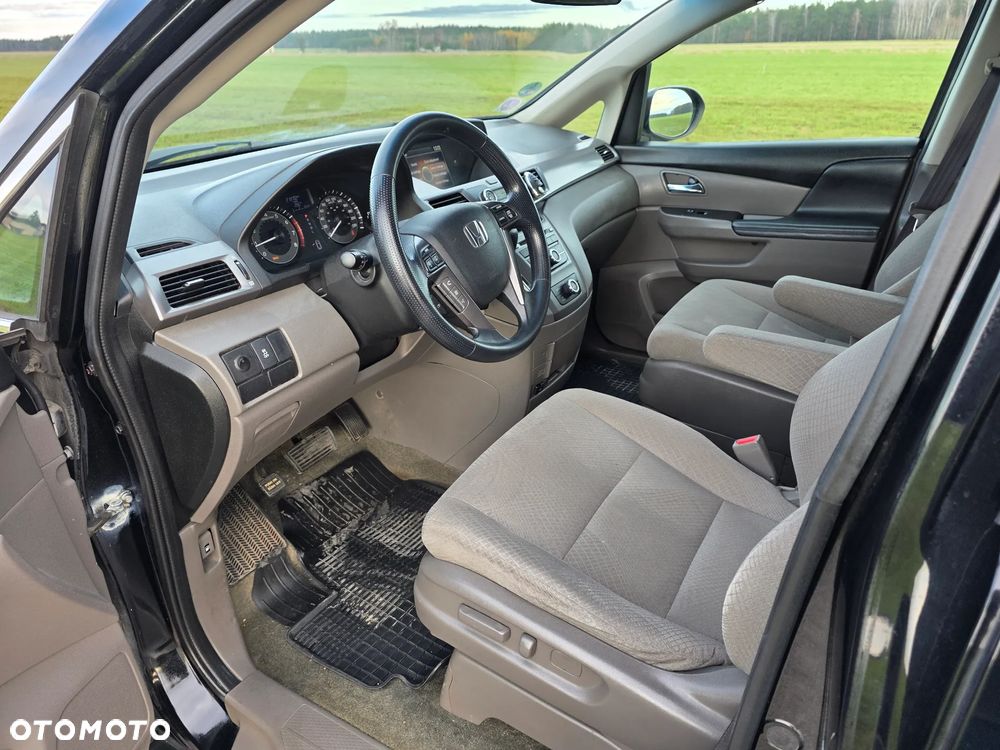 Honda Odyssey 3.5 LX - 11