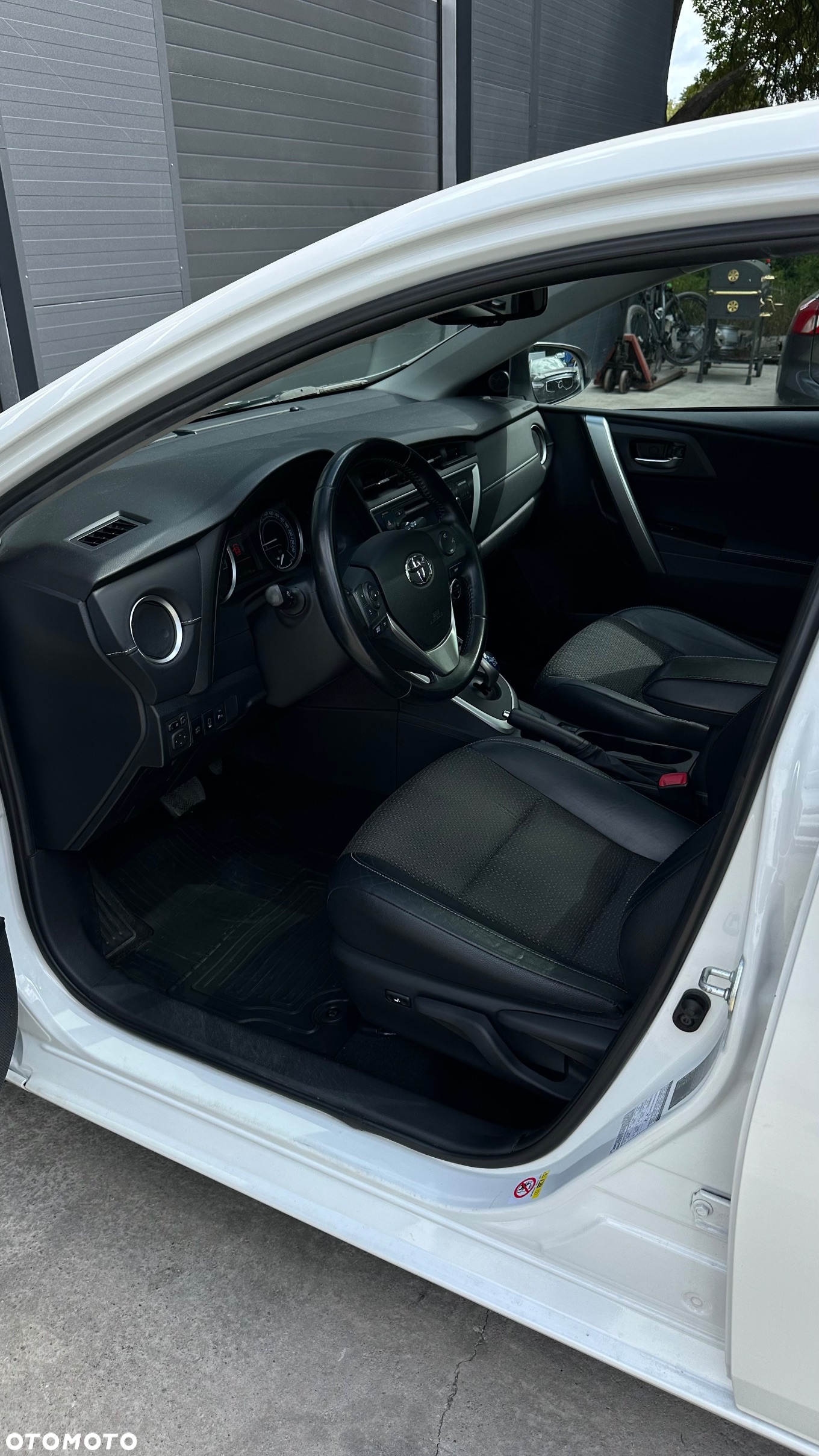 Toyota Auris 1.8 HSD Luna - 11