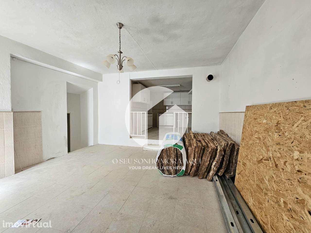 Moradia T5 com pisos independentes em Estoi - Grande imagem: 5/34