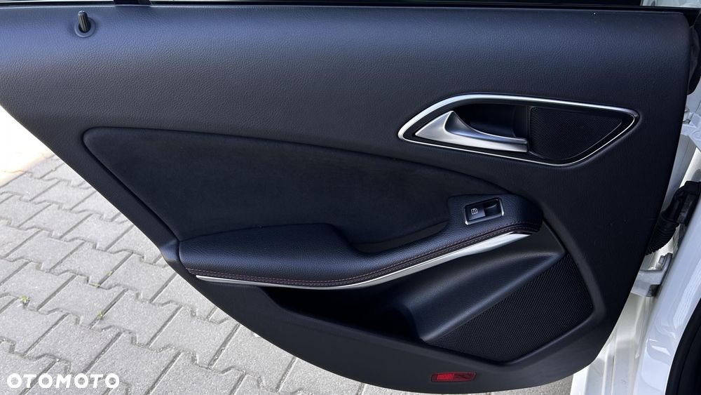 Mercedes-Benz CLA - 26