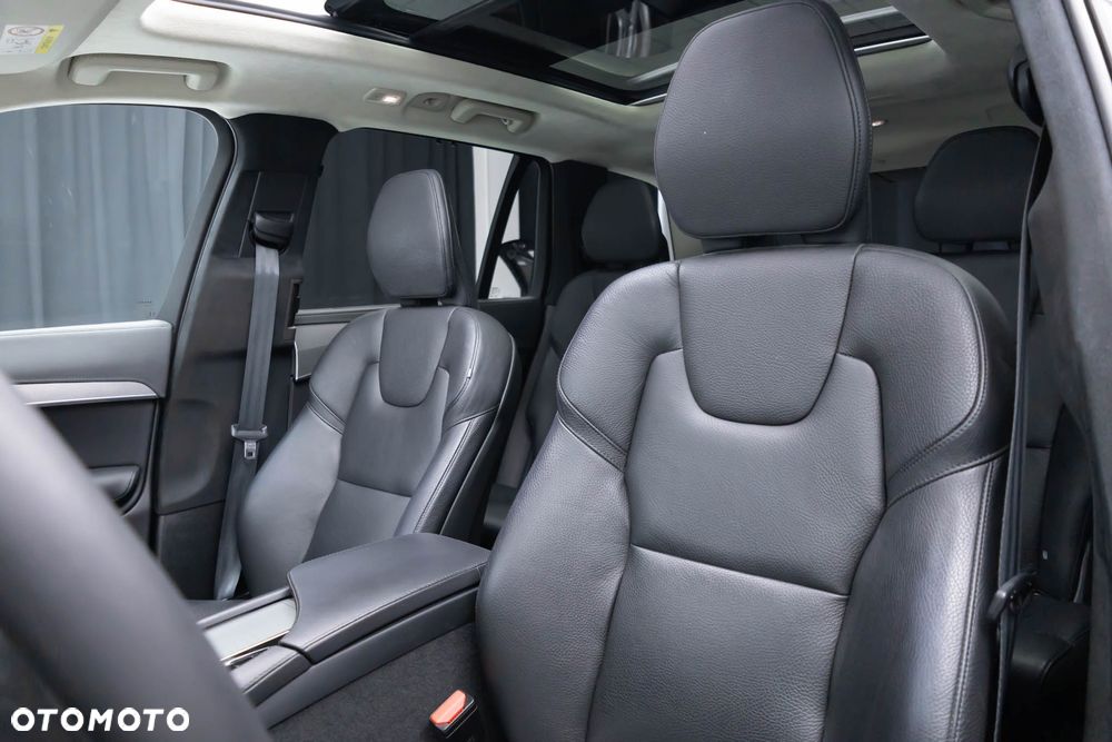 Volvo XC 90 B5 D AWD Ultimate Dark - 34